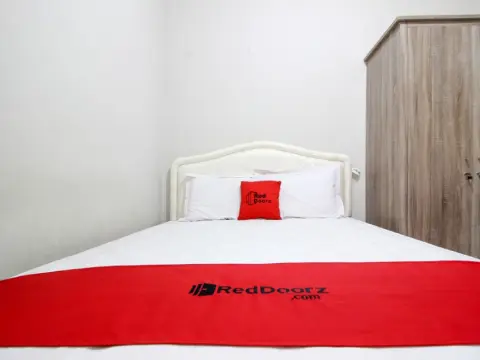 RedDoorz Plus near Rumah Sakit JIH - Photo 3