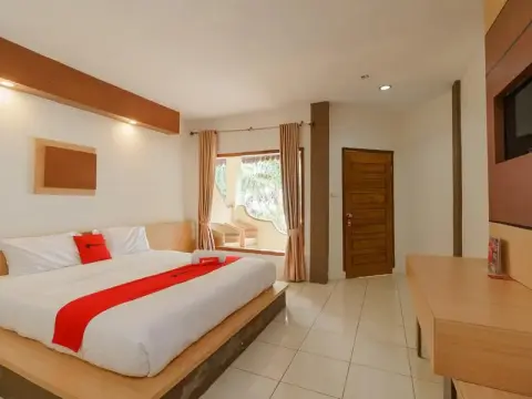 RedDoorz Premium near Anoi Itam Beach Sabang - Photo 2