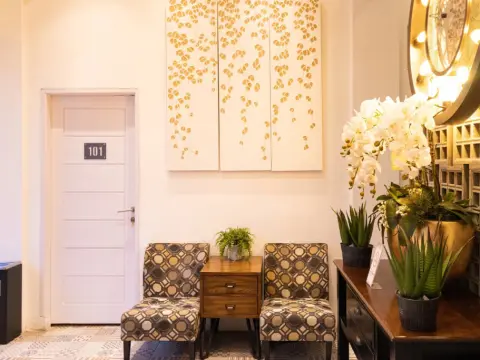 RedDoorz Premium near Centre Point Mall Medan - Photo 2