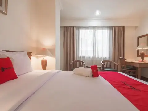 Reddoorz Premium Near Jembatan Ampera 2 - Foto 3