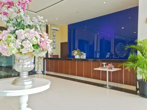 RedDoorz Premium near Kawasan Industri Cikarang - Photo 2