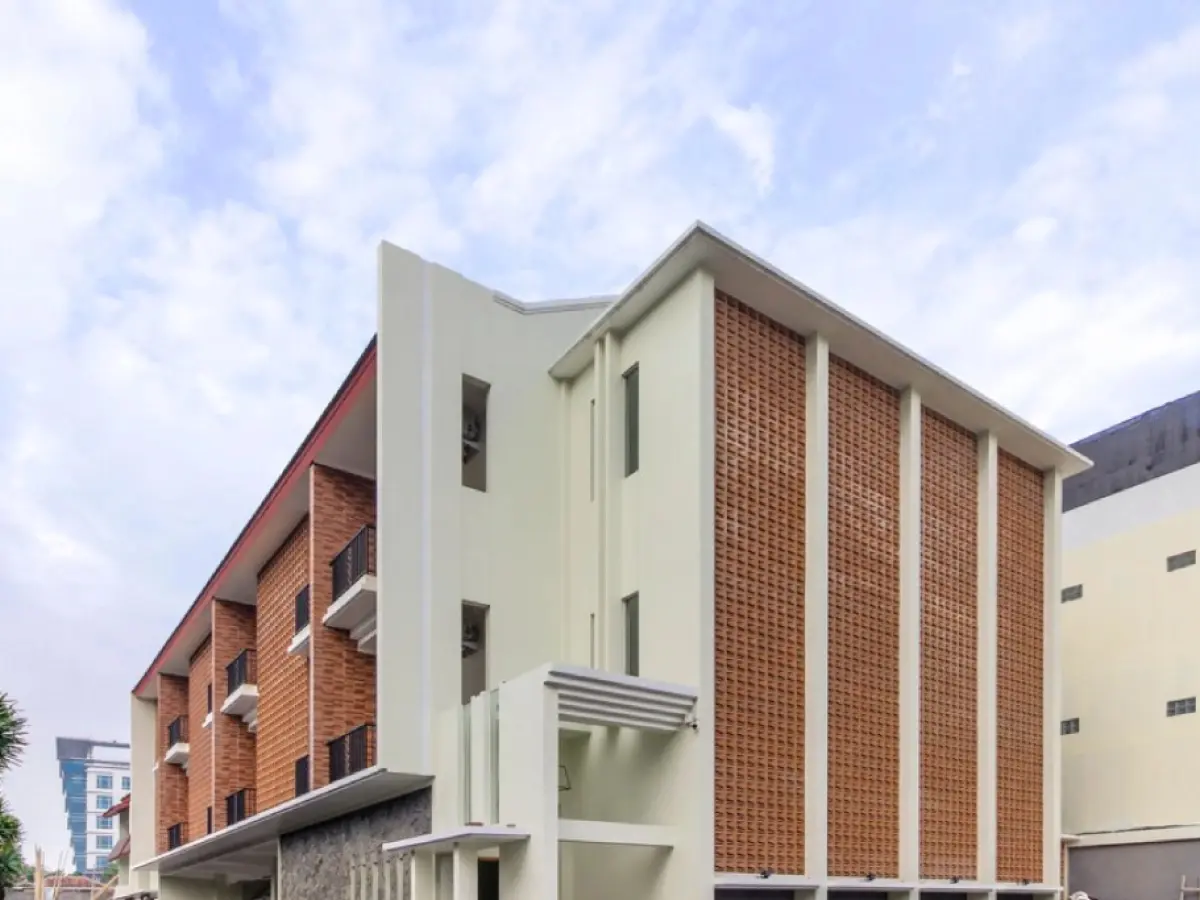 RedDoorz Premium near Ragunan Zoo 2