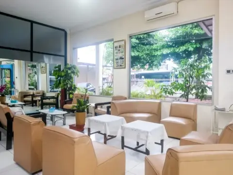 RedDoorz Syariah @ Griya Raharja Klaten - Photo 3