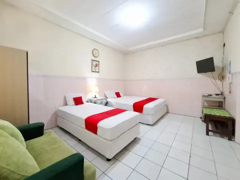 RedDoorz Syariah @ Griya Raharja Klaten - Photo 4