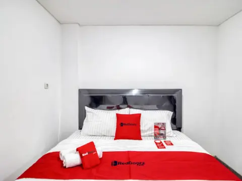RedDoorz Syariah near Galeria Mall Yogyakarta - Photo 3
