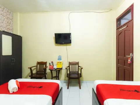 Reddoorz Syariah Near Plaza Medan Fair 2 - Photo 1