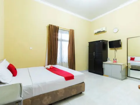 Reddoorz Syariah Near Plaza Medan Fair 2 - Photo 2