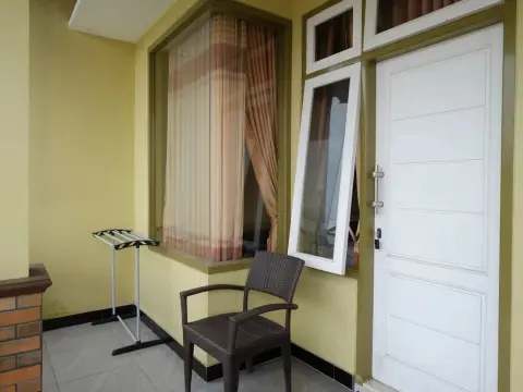 RedDoorz Syariah near Taman Rekreasi Kalianget Wonosobo - Photo 4