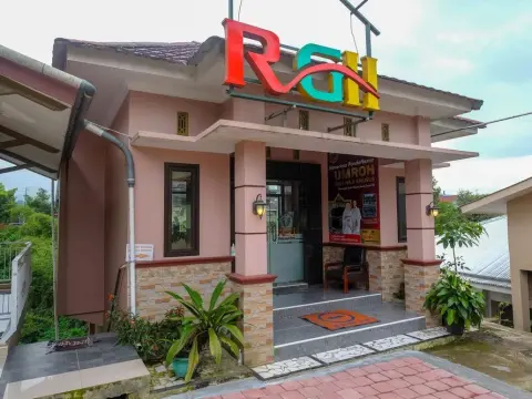RedDoorz Syariah near Taman Rekreasi Kalianget Wonosobo - Photo 1