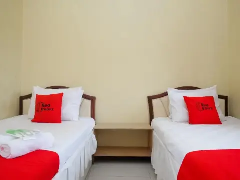 RedDoorz Syariah near Taman Rekreasi Kalianget Wonosobo - Photo 2