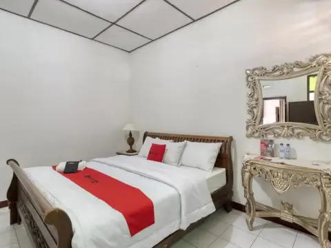 RedDoorz Syariah Near Wijilan 2 Yogyakarta - Photo 3