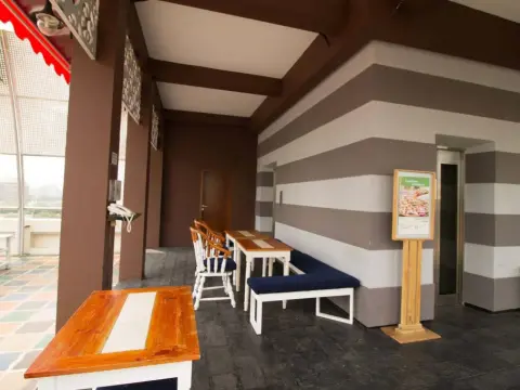 RedDoorz Thamrin Kebon Sirih - Photo 1