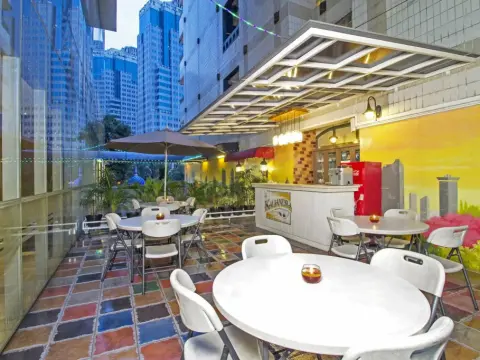 RedDoorz Thamrin Kebon Sirih - Photo 4