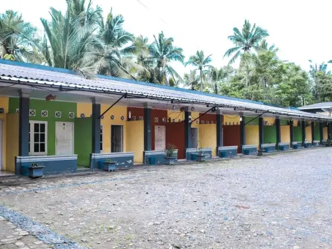 Rendy Putra Malingping by OYO Rooms - Photo 4
