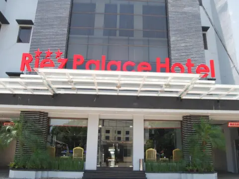 Riez Palace Hotel - Photo 1