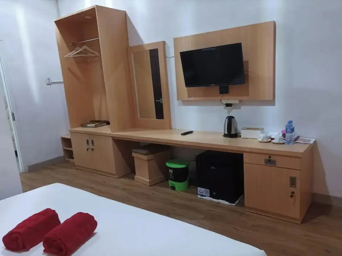 Robbani Edotel Liwa Syariah