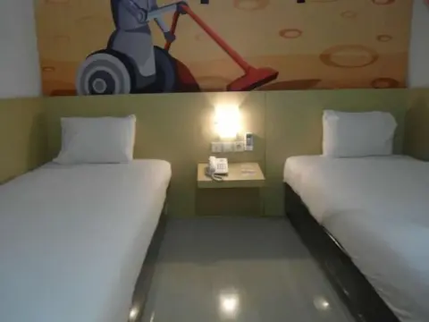 Robotel Hotel Makassar - Photo 2