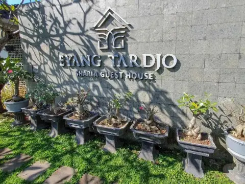 Rumah Eyang Tardjo Syariah - Photo 1