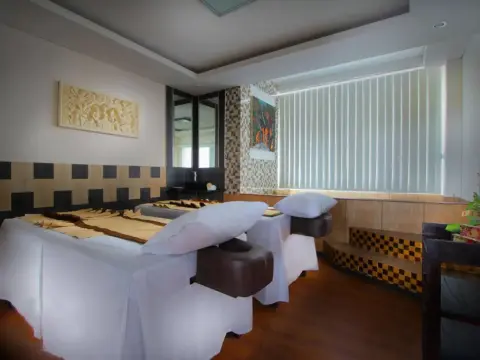 Sand Beach Luxury Living - Photo 1