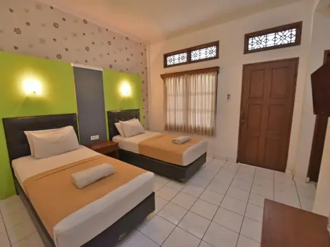 Sandat Hotel Kuta - Photo 3