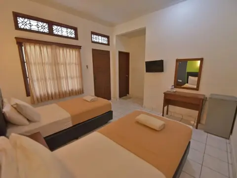 Sandat Hotel Kuta - Photo 4