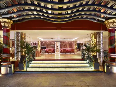 SenS Hotel and Spa Conference Ubud Town Centre - Photo 2