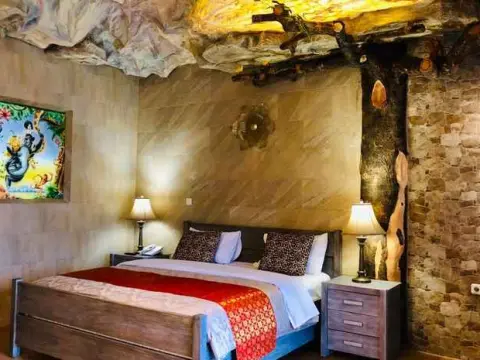 Seruni Hotel Hobbit House - Photo 2