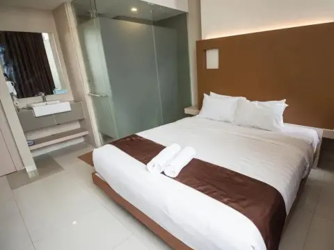 Sky-Inn Express Hotel - Photo 3