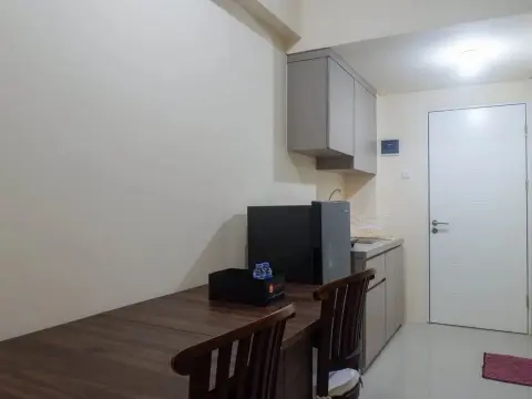 Spacious Comfortable 1BR Apartment at My Tower Surabaya - Photo 3
