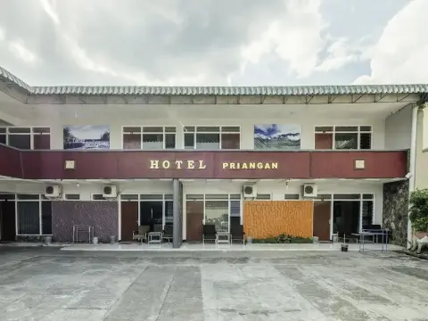 SPOT ON 1970 Hotel Priangan - Photo 1