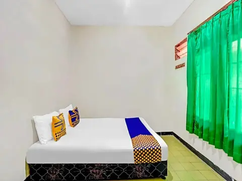 SPOT ON 90098 Anak Mama Guesthouse - Photo 3