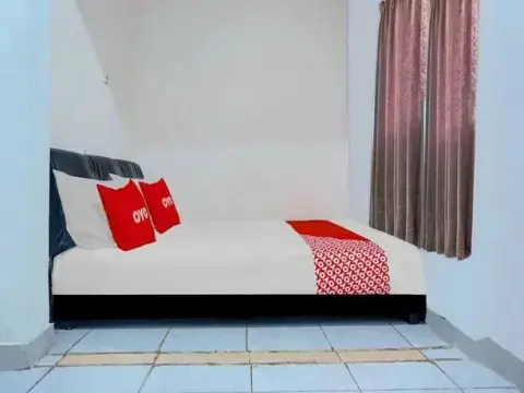 SPOT ON 90117 Anugrah Homestay Near Pasar Segar - Photo 2