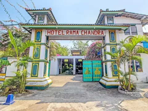 SPOT ON 91694 Hotel Rama Chandra - Photo 1