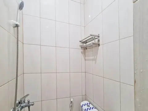 SPOT ON 92037 Jokotole 2 Homestay - Photo 4