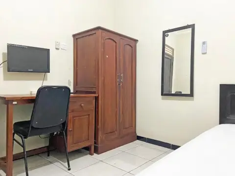 SPOT ON 92042 Sumber Rejo Homestay - Foto 3