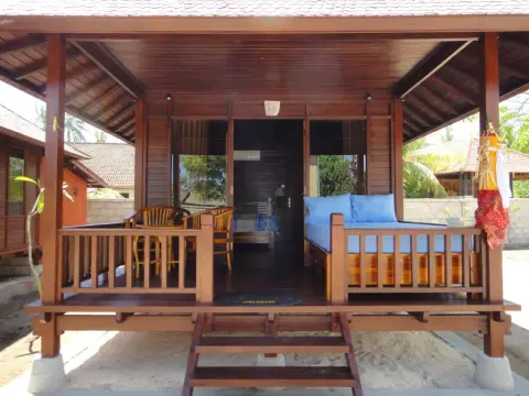 Suka Beach Bungalow - Photo 1