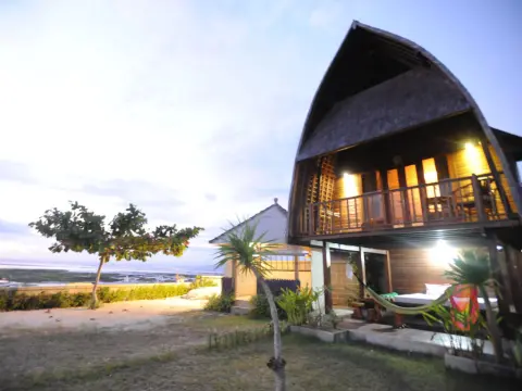 Suka Beach Bungalow - Photo 4