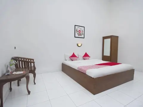 Super OYO 759 Hotel Dewi Sri - Foto 4