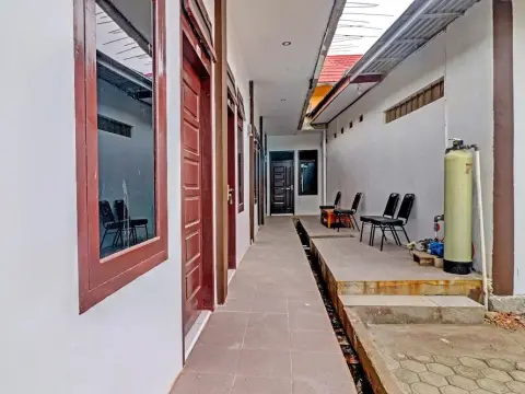 Super OYO 91497 Waskita Residence Syariah - Photo 2