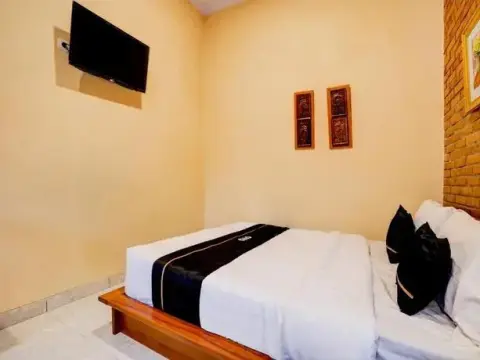 SUPER OYO Collection O 90265 Cempoko Mulyo Homestay Syariah - Photo 3