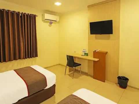 Super OYO Townhouse OAK Hotel Fiducia Serpong - Photo 4