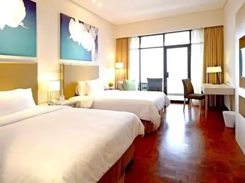 Surya Hotel & Cottages Prigen - Photo 2