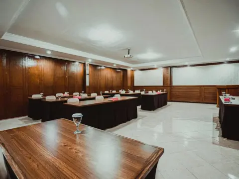 The Priangan Hotel I Yos Sudarso - Photo 2