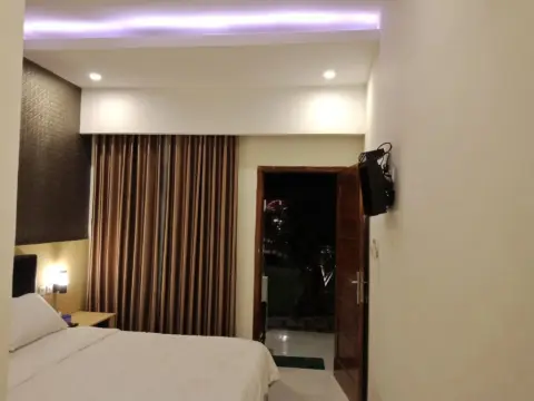 The Royal Joglo - Photo 2