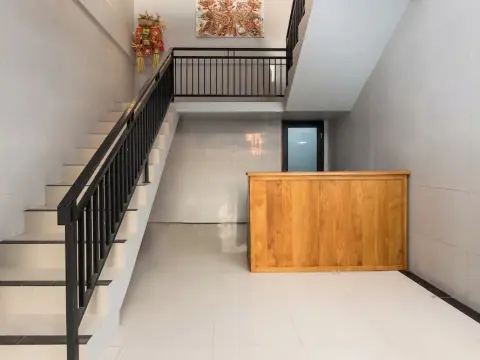 The Tis Guesthouse and Hostel - Photo 1