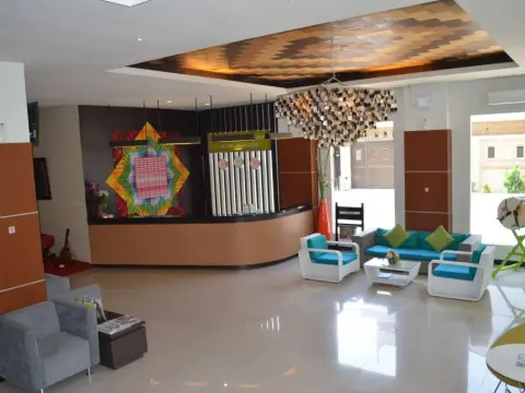 Tiatira Kencana Hotel - Photo 2