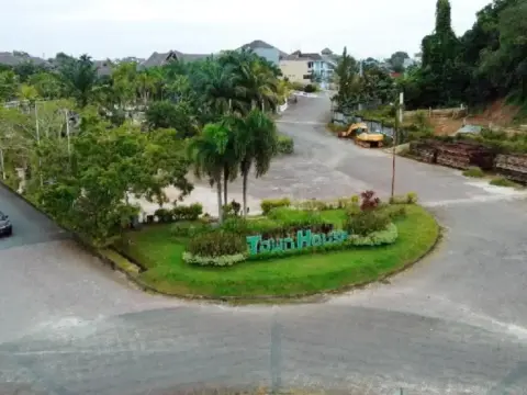 Town House Bukit Damai Indah - Photo 2