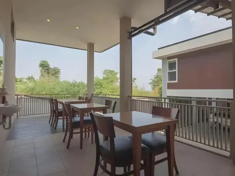 U Village Hotel And Villa - Photo 2