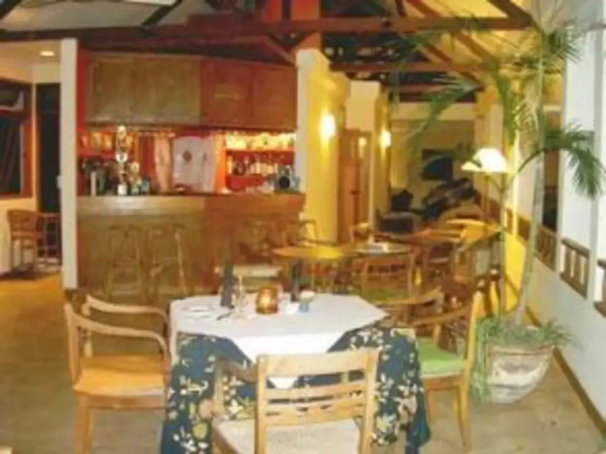 Udayana Kingfisher Eco Lodge