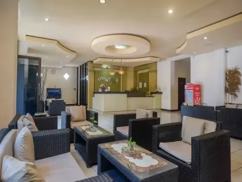 Urbanview Hotel Anggraeni Jatibarang - Photo 1